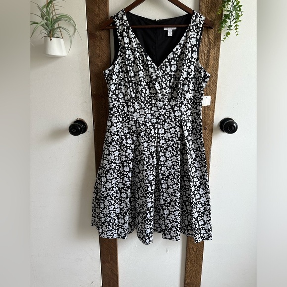 New Charter Club Women’s Fit & Flare Cotton Floral Dress with Pockets size 10 - Picture 9 of 16